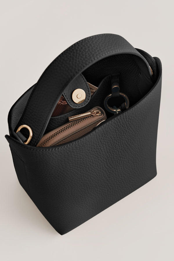 Black / One Size