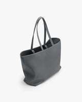 Tote bag with two handles in a plain design